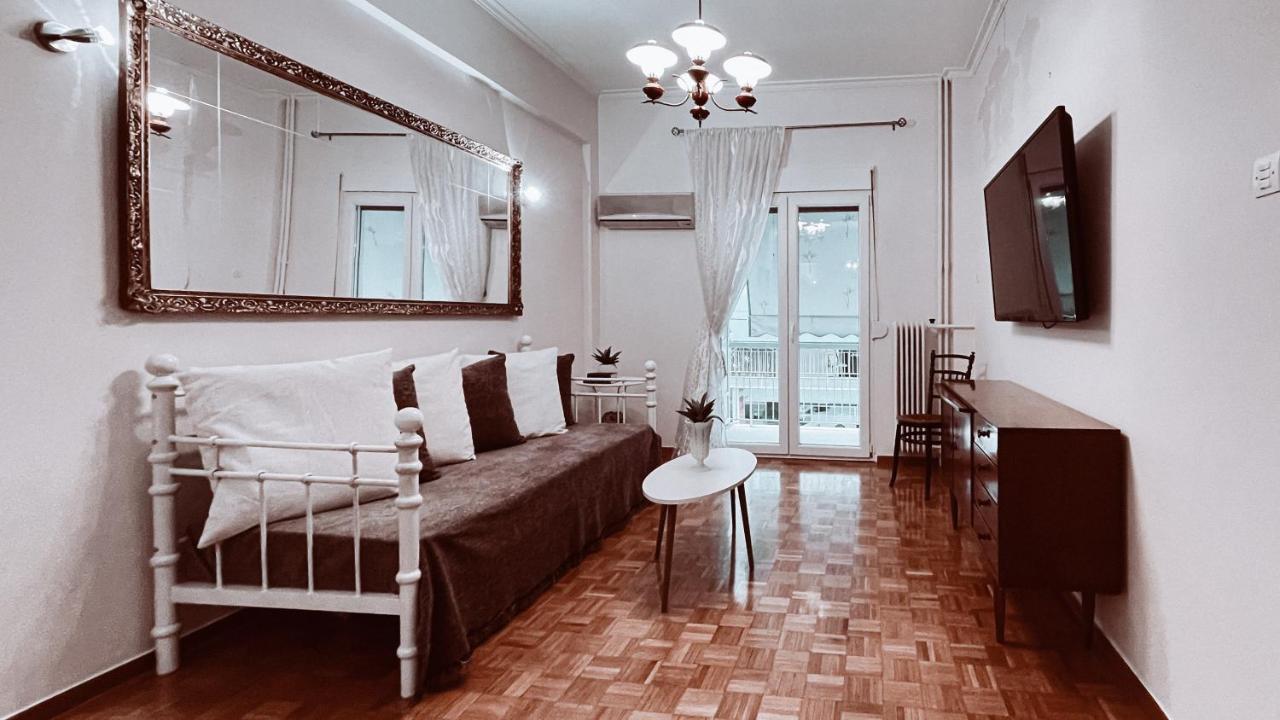 Vintage 2-Bedroom Apt In The Heart Of The City Athen Exterior foto