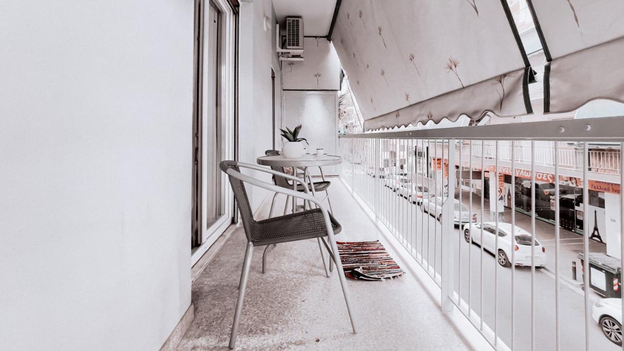 Vintage 2-Bedroom Apt In The Heart Of The City Athen Exterior foto