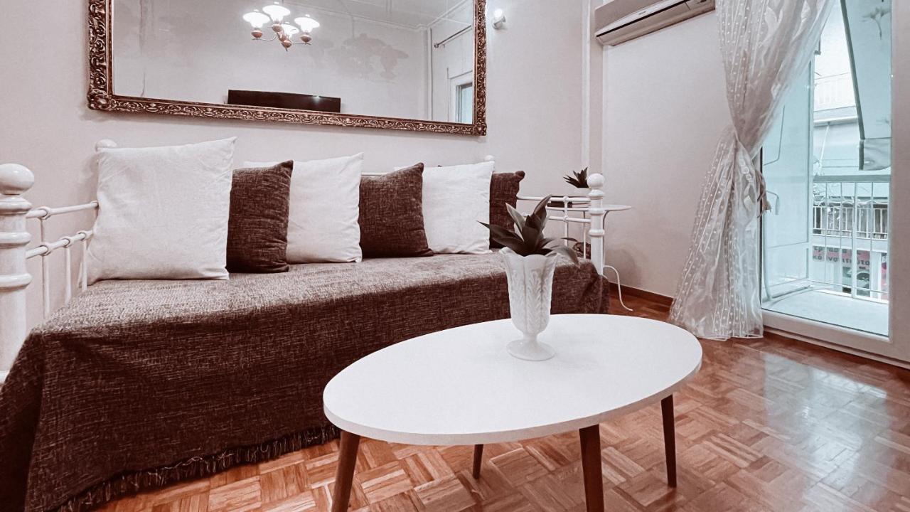 Vintage 2-Bedroom Apt In The Heart Of The City Athen Exterior foto
