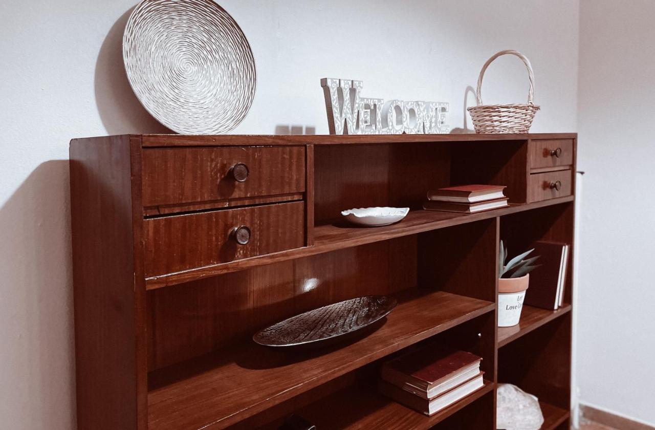 Vintage 2-Bedroom Apt In The Heart Of The City Athen Exterior foto