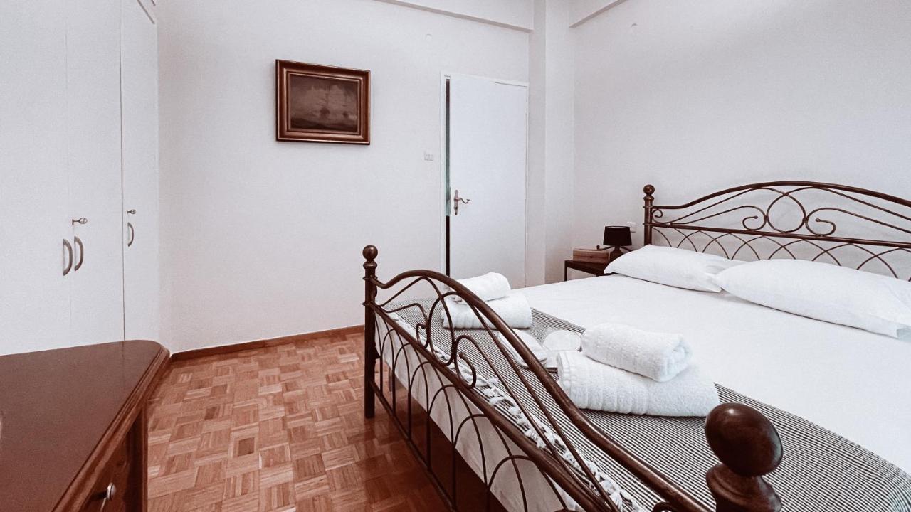 Vintage 2-Bedroom Apt In The Heart Of The City Athen Exterior foto