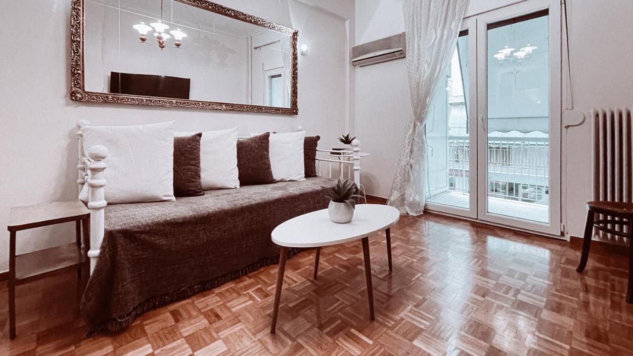 Vintage 2-Bedroom Apt In The Heart Of The City Athen Exterior foto